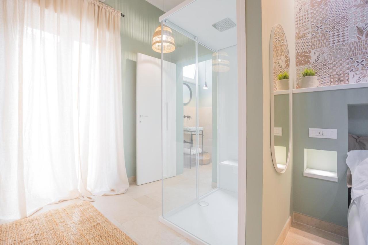 Filia Solis - Old Town Suites & Spa Brindisi Bagian luar foto