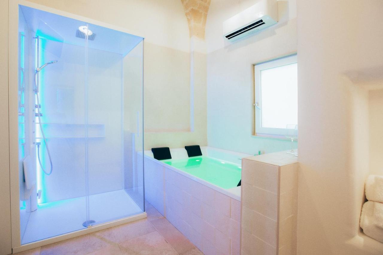 Filia Solis - Old Town Suites & Spa Brindisi Bagian luar foto