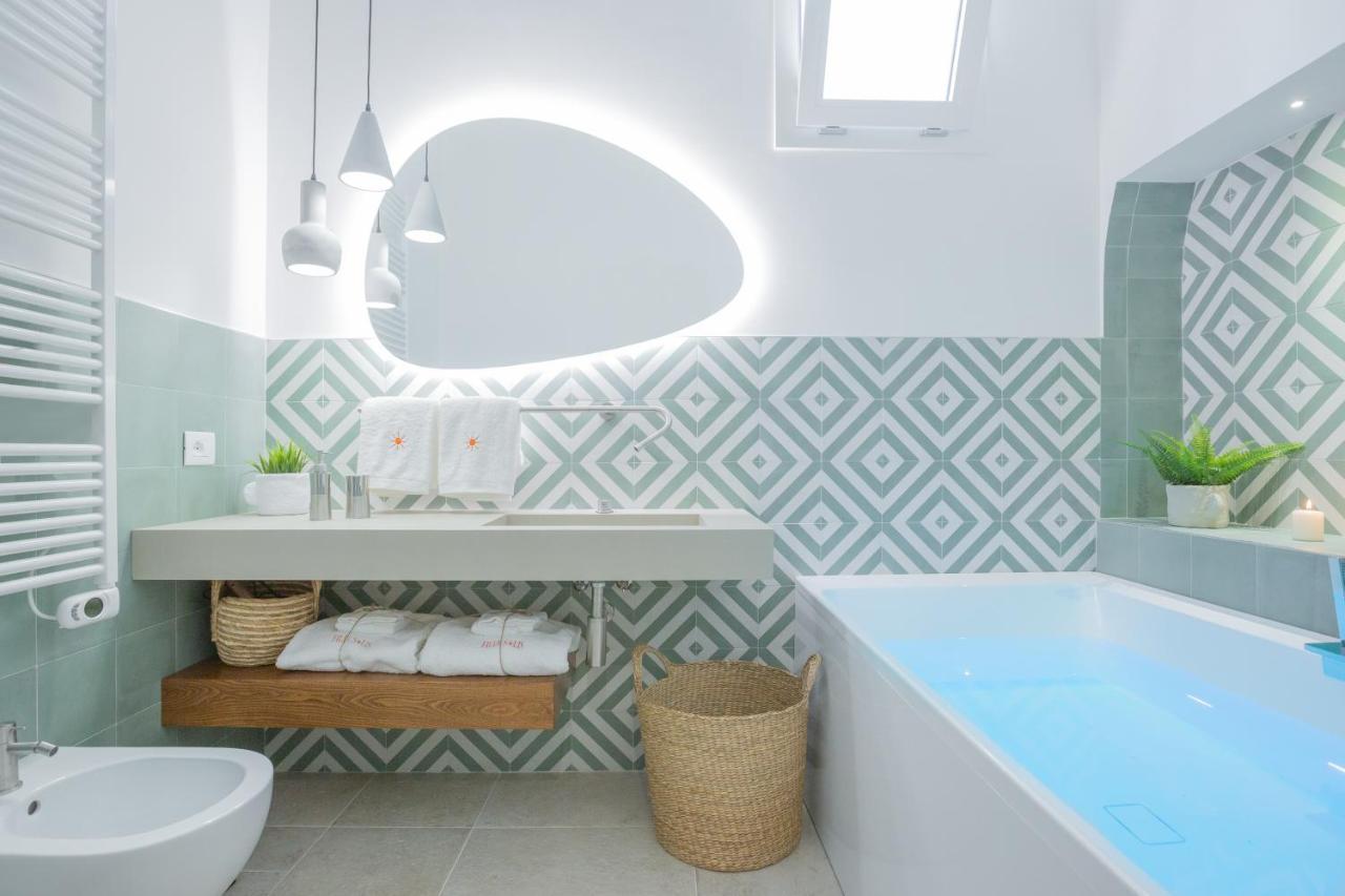 Filia Solis - Old Town Suites & Spa Brindisi Bagian luar foto