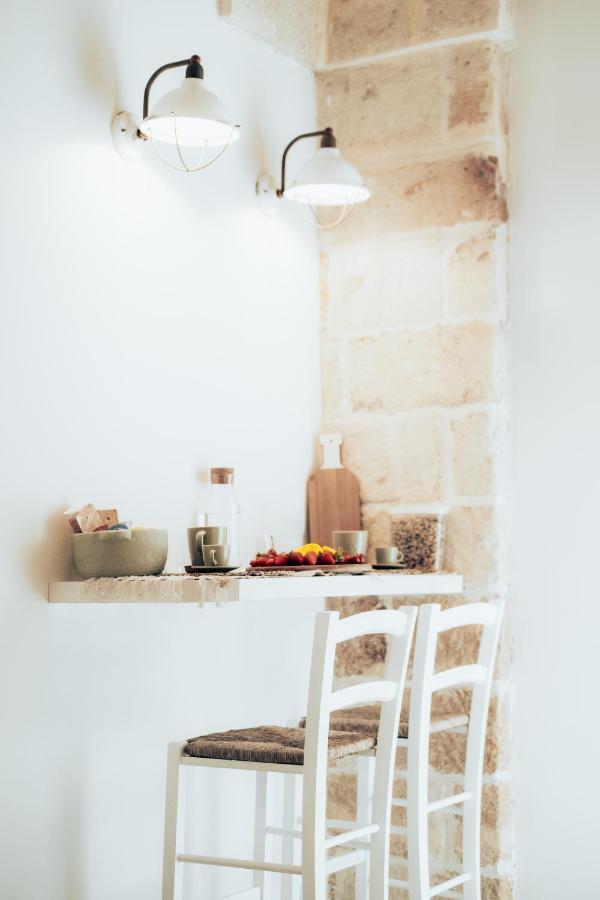 Filia Solis - Old Town Suites & Spa Brindisi Bagian luar foto