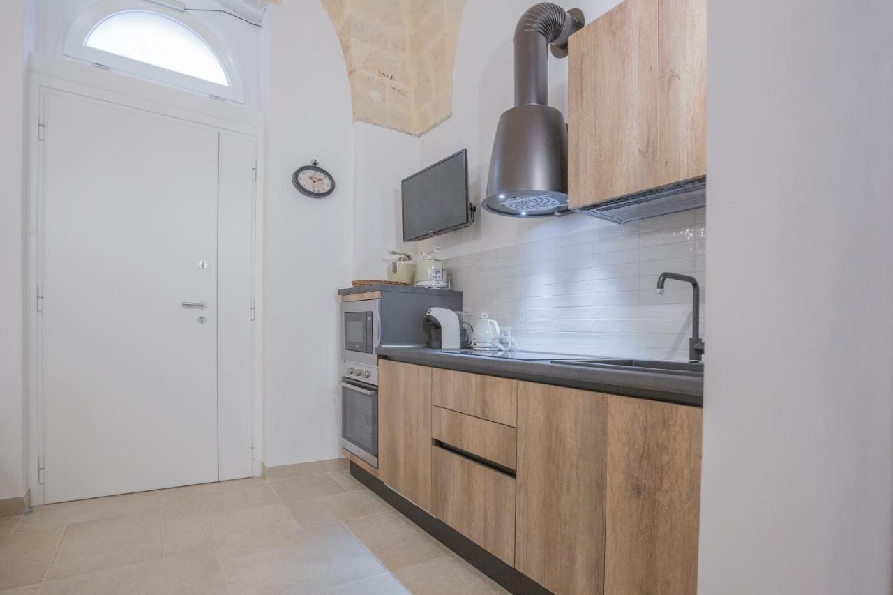 Filia Solis - Old Town Suites & Spa Brindisi Bagian luar foto