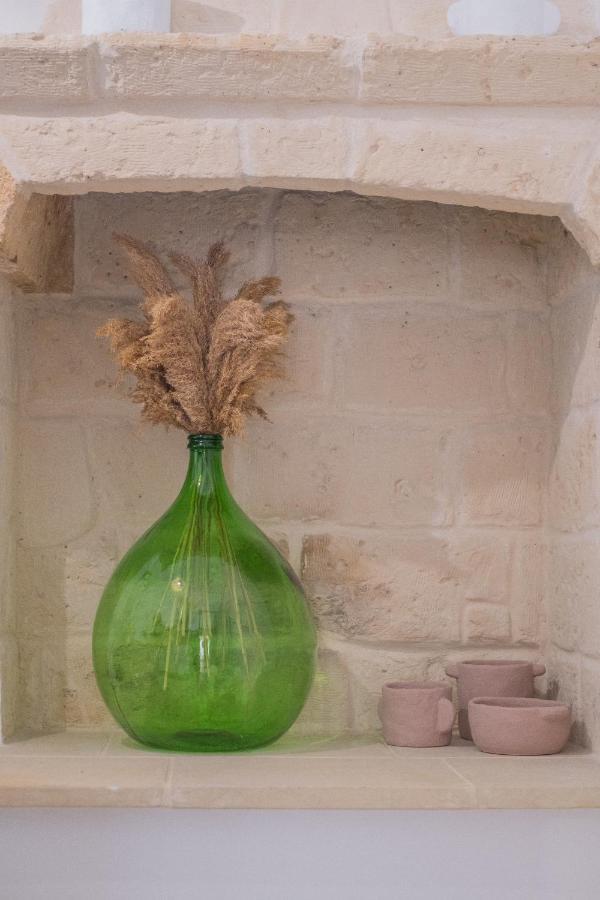 Filia Solis - Old Town Suites & Spa Brindisi Bagian luar foto